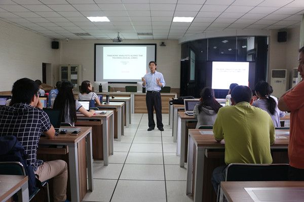 加拿大约克大学谭红平教授来公司讲学